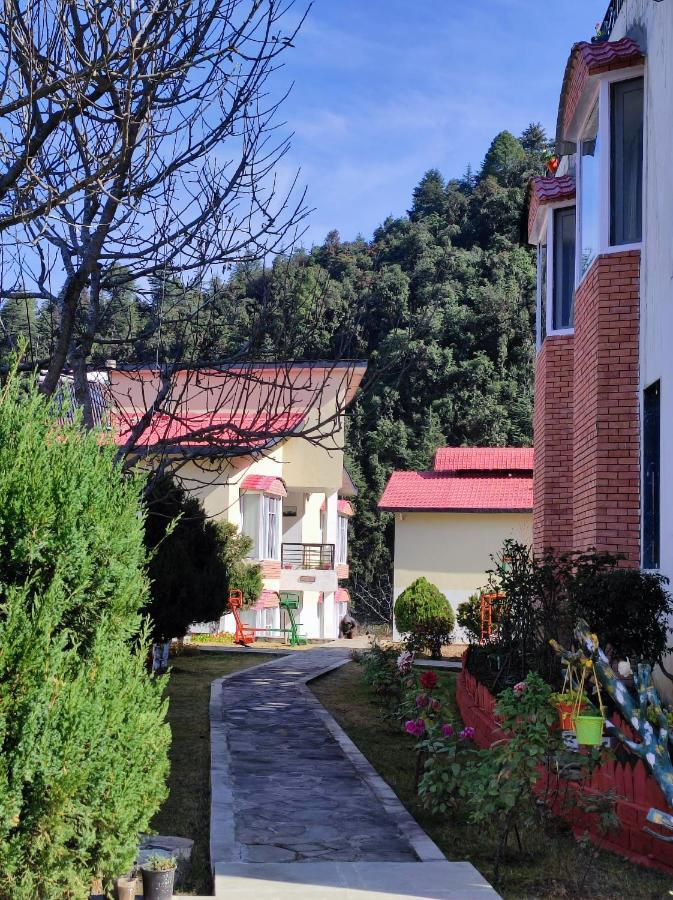 Mist n Meadows Resort Rājgarh Exterior foto