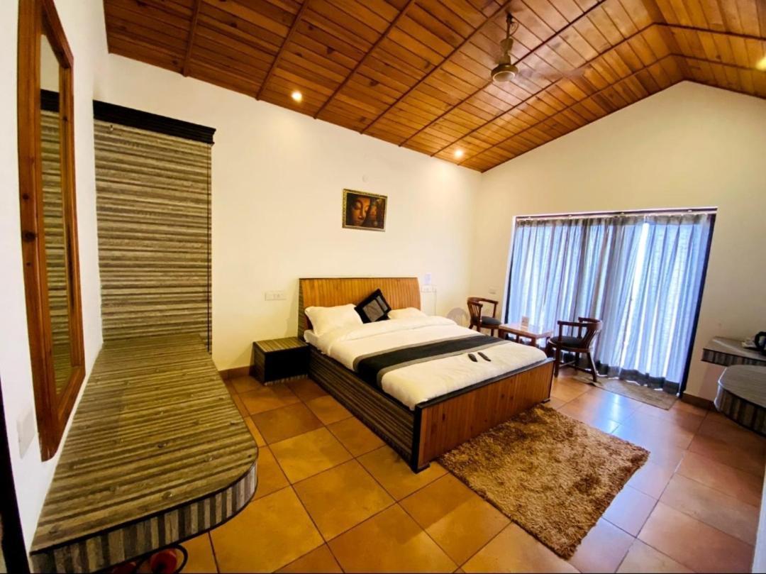 Mist n Meadows Resort Rājgarh Exterior foto