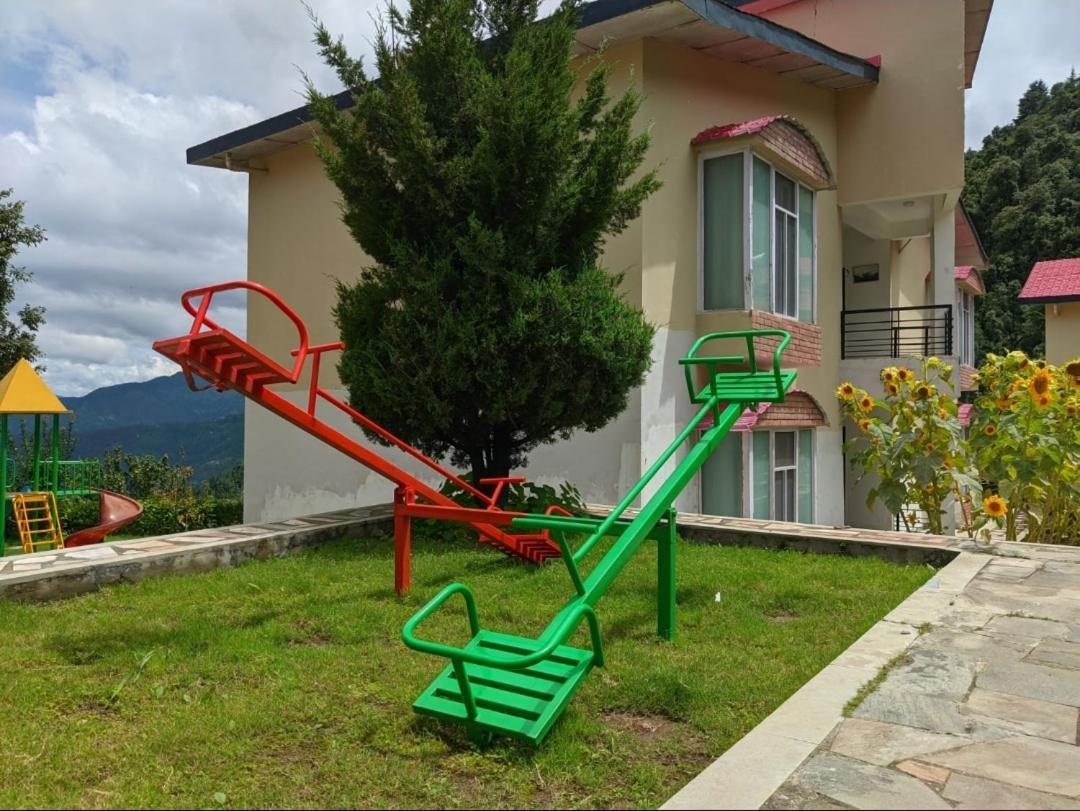 Mist n Meadows Resort Rājgarh Exterior foto