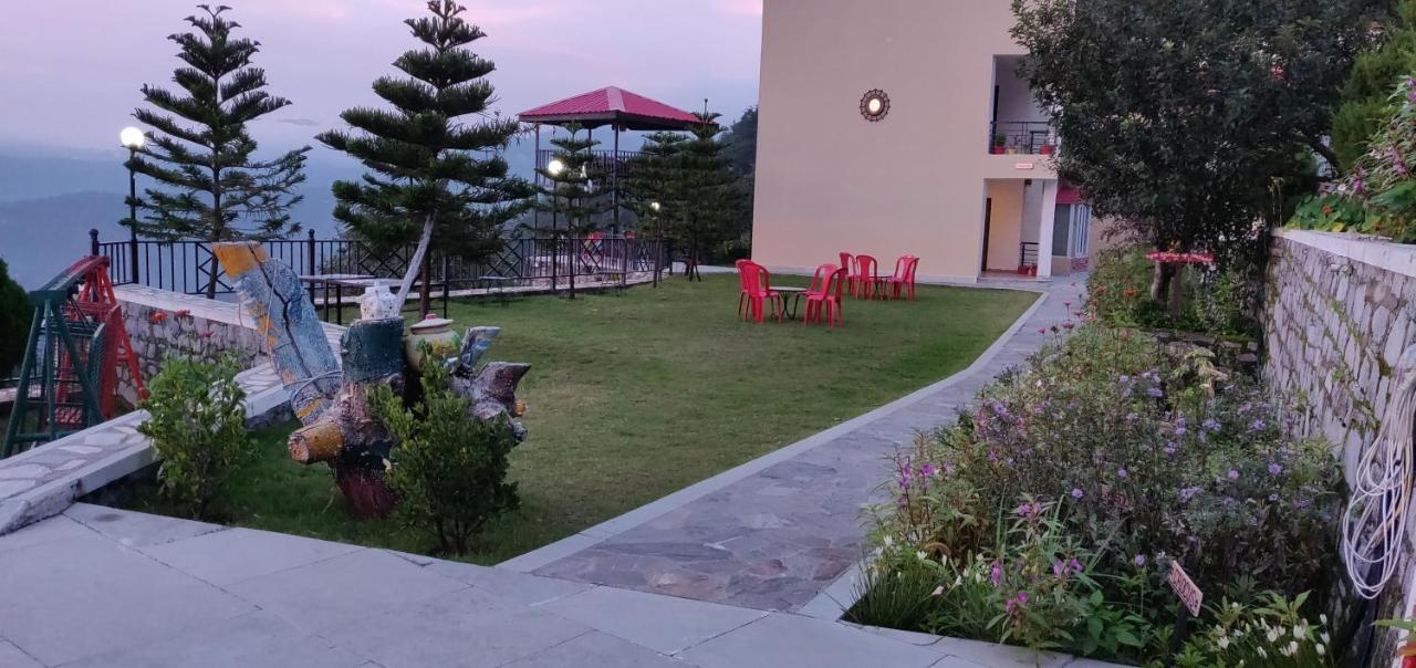 Mist n Meadows Resort Rājgarh Exterior foto