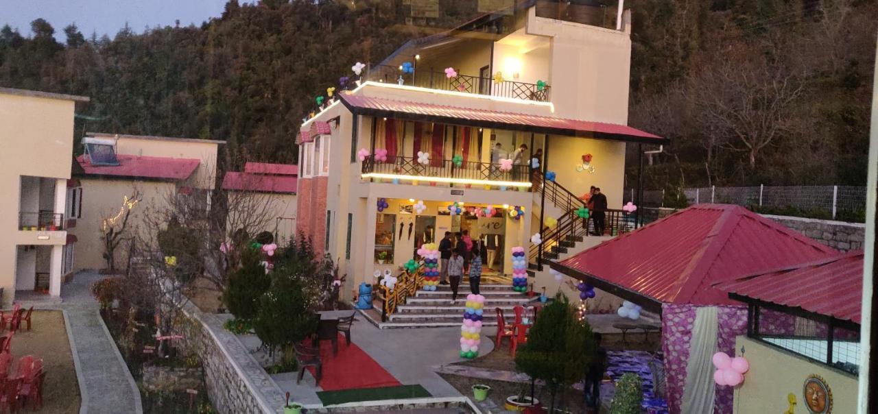 Mist n Meadows Resort Rājgarh Exterior foto